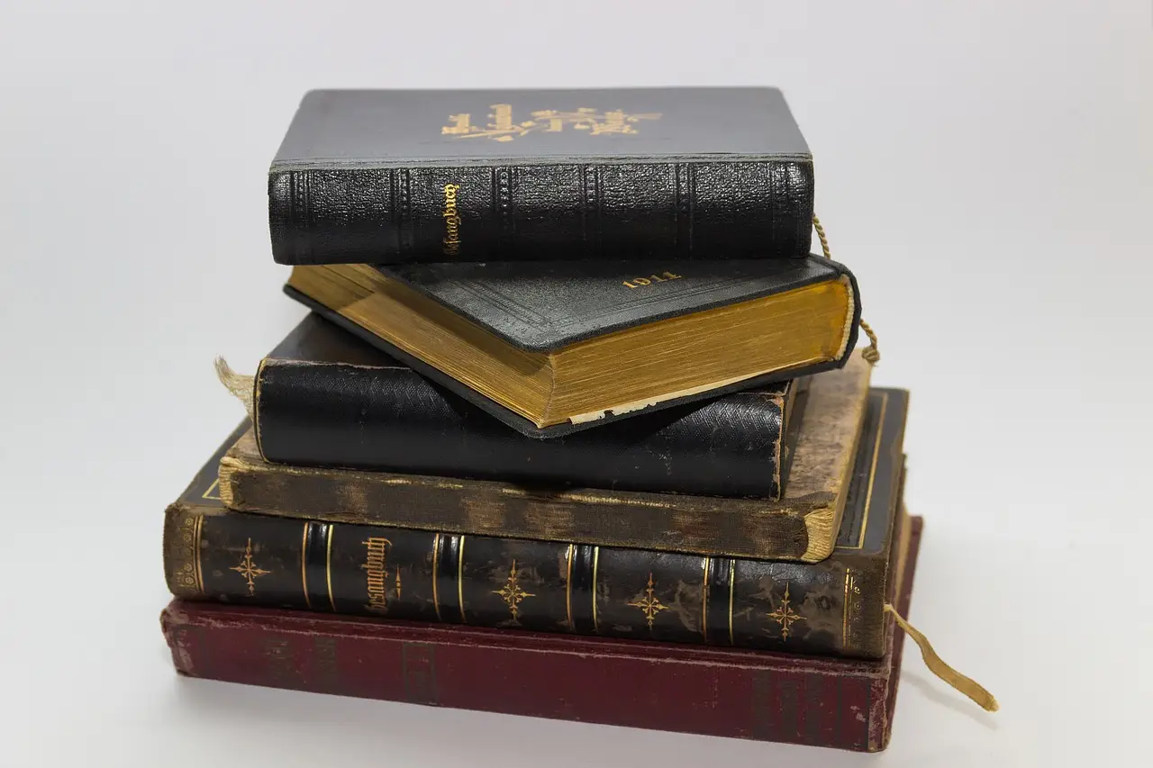 Dalí-Designed Bronze ‘Livre de l’Apocalypse’ Book Cover Stolen from French Museum