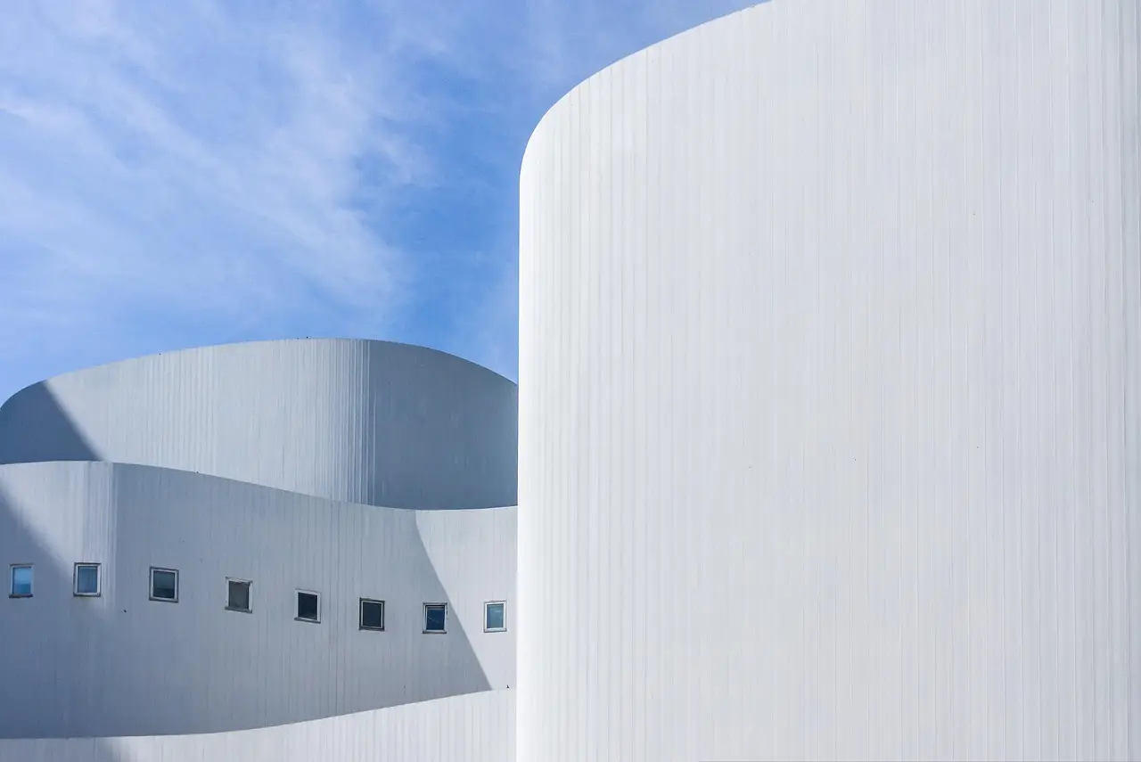 Snøhetta completes landmark opera house in Shanghai