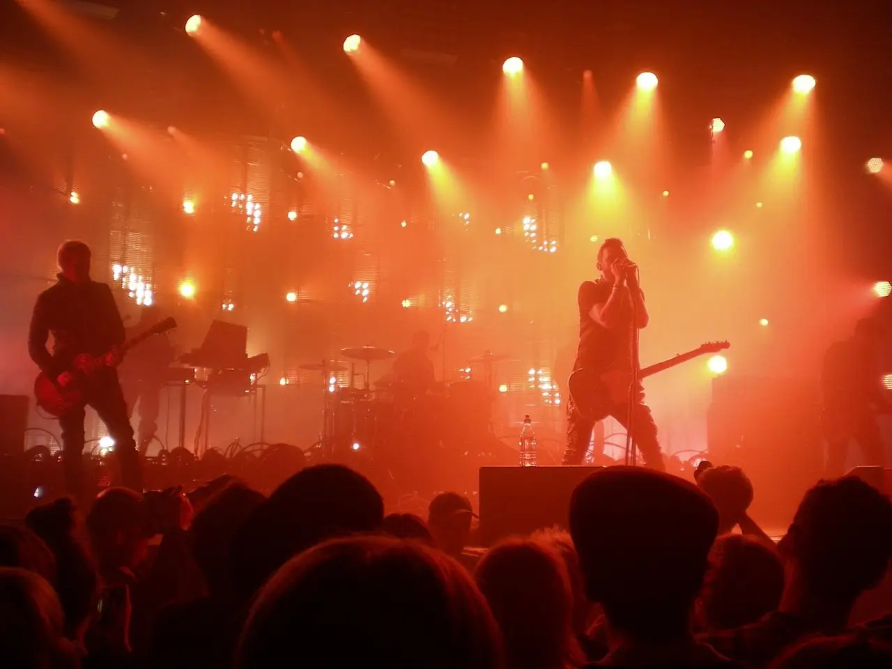 David Bowie’s Immersive ‘Stage’ Concert Experience: Director Brett Morgen on the Show, the Artist and the Archive (EXCLU