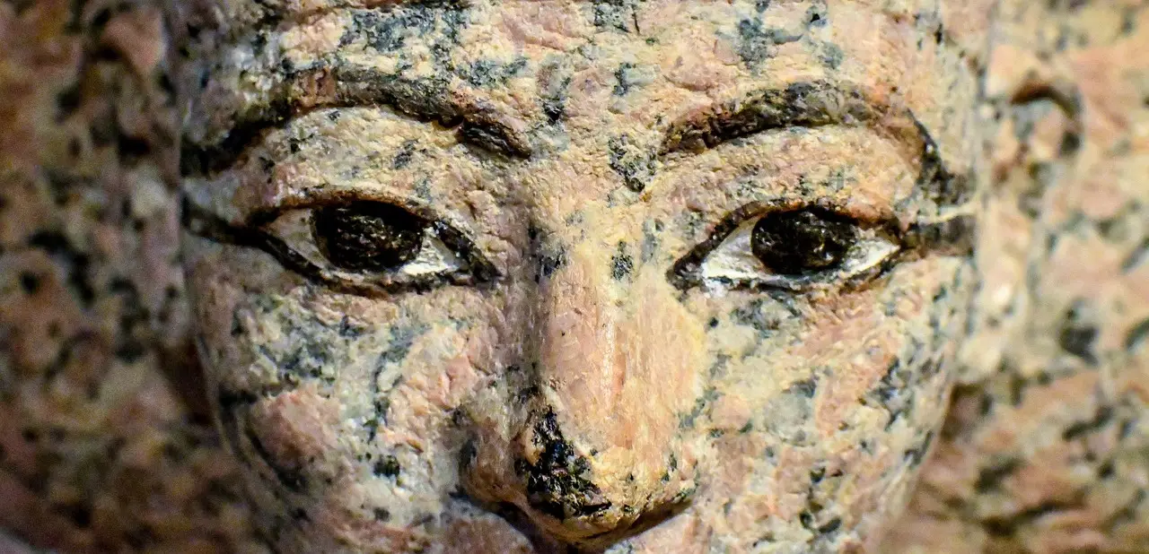 Glasgow Museum Removes Mummified Head ‘as a Mark of Respect,’ Prompting Conservative Backlash